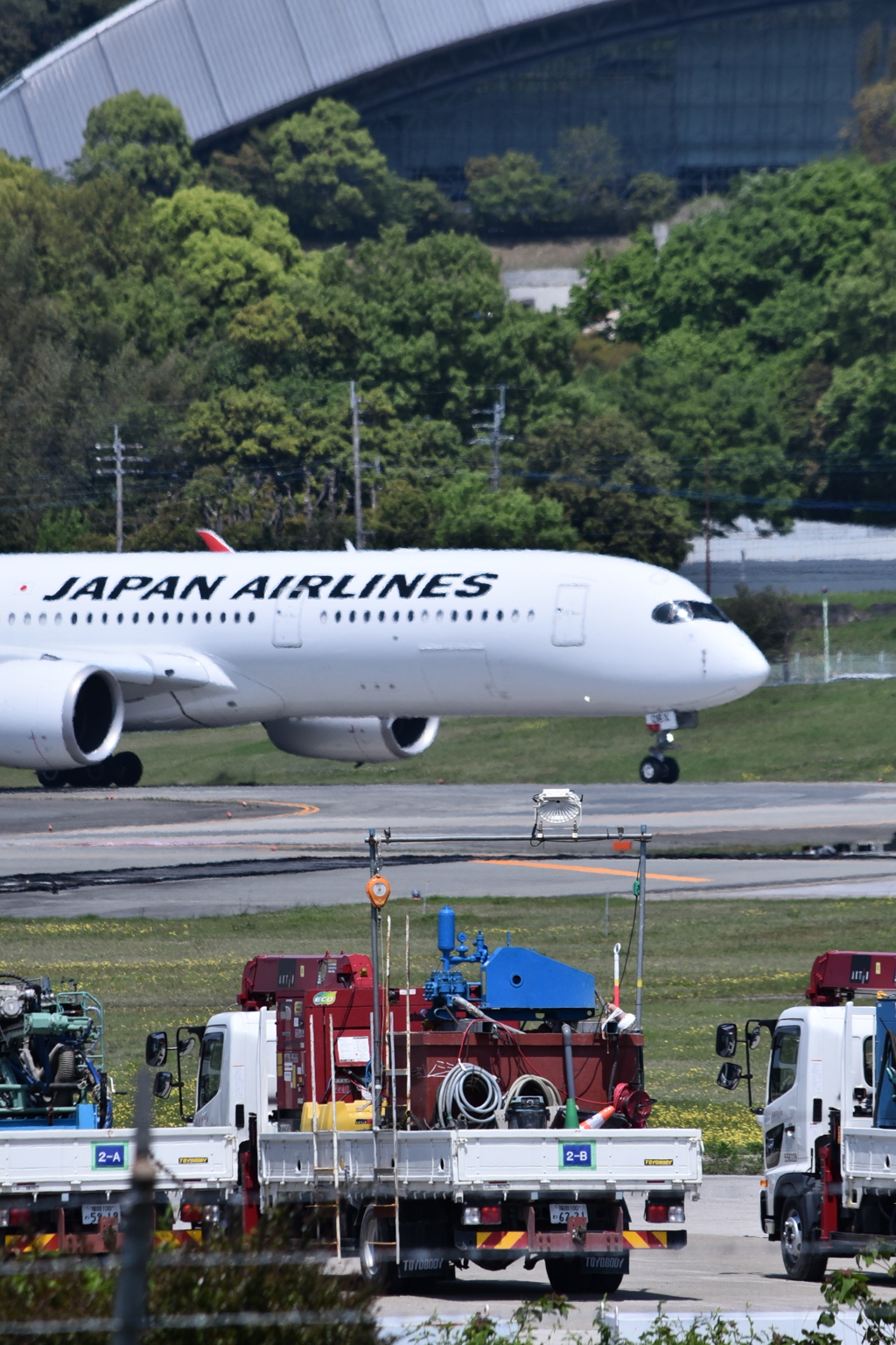 JAL 571
