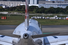 JAL 1085