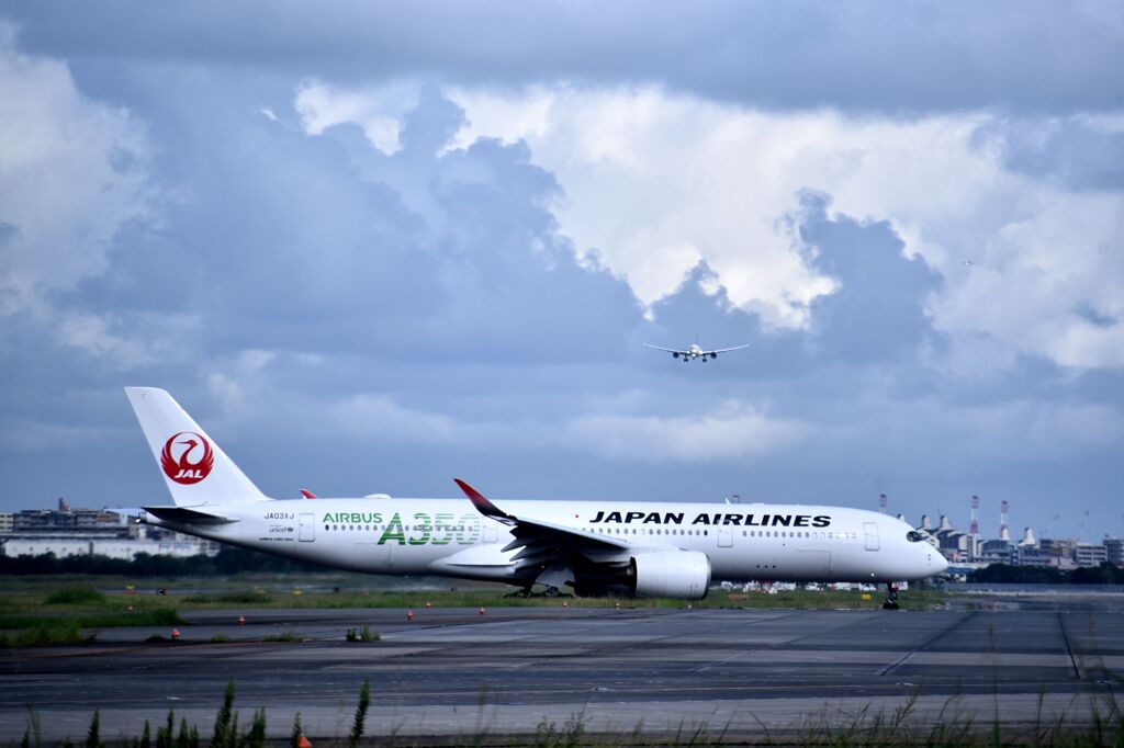JAL 1058