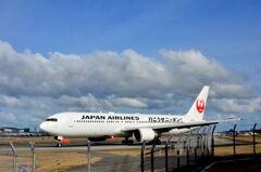 JAL 830