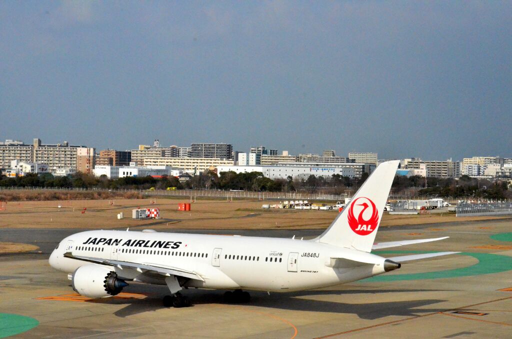 JAL 52