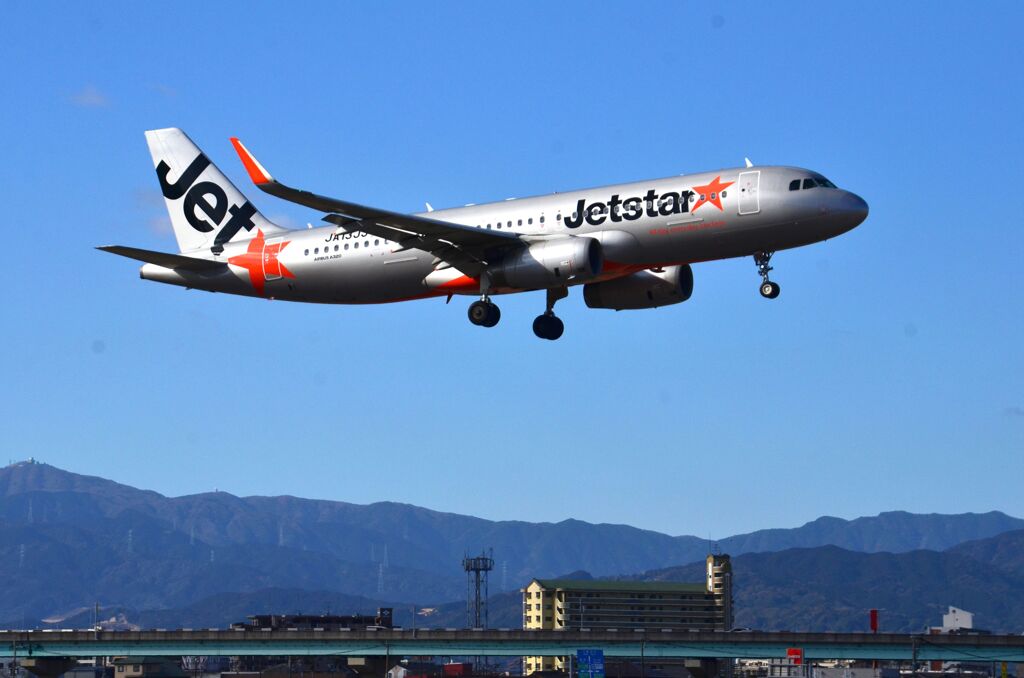 JET 114