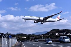 JAL 822
