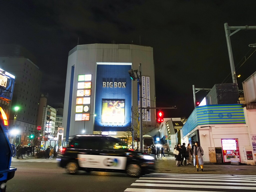 反射する夜の街㉓