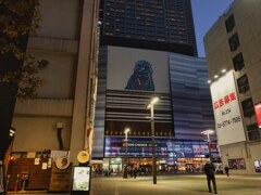 反射する夜の街㊻