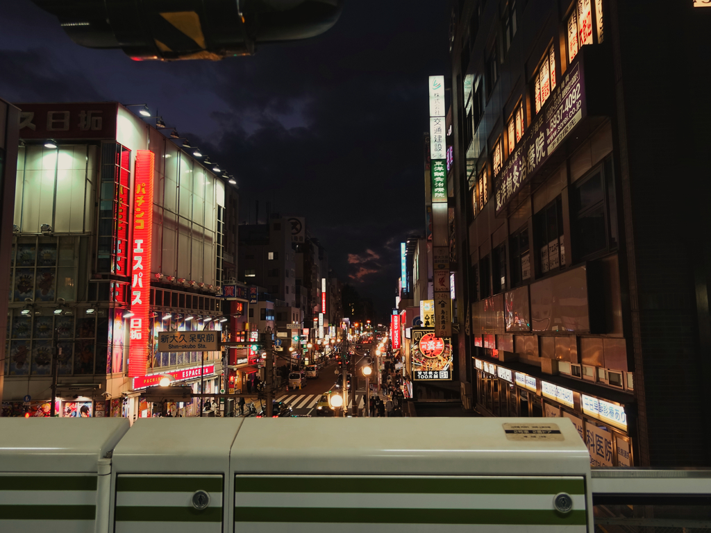反射する夜の街70