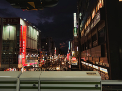 反射する夜の街70