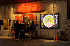 反射する夜の街313