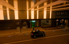 反射する夜の街510
