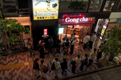 反射する夜の街492