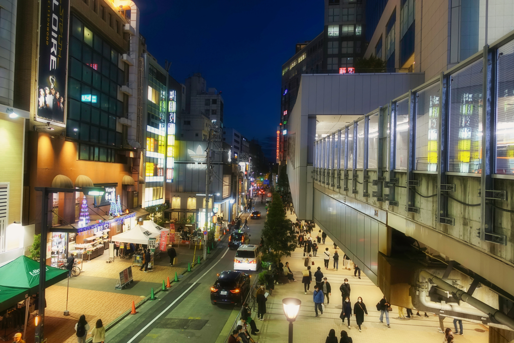 反射する夜の街142