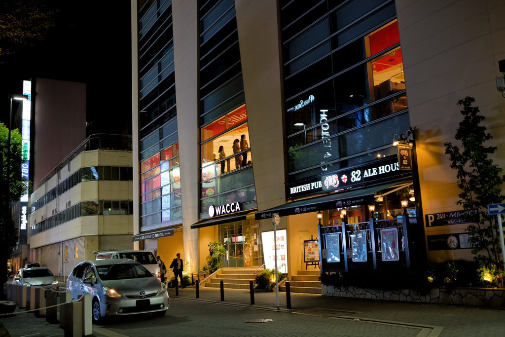 反射する夜の街515