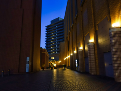 反射する夜の街㊿