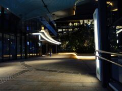 反射する夜の街83