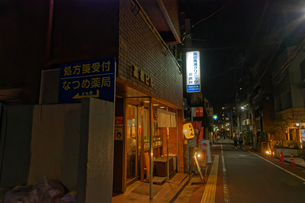 反射する夜の街171