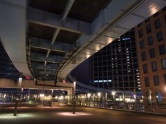 反射する夜の街⑮
