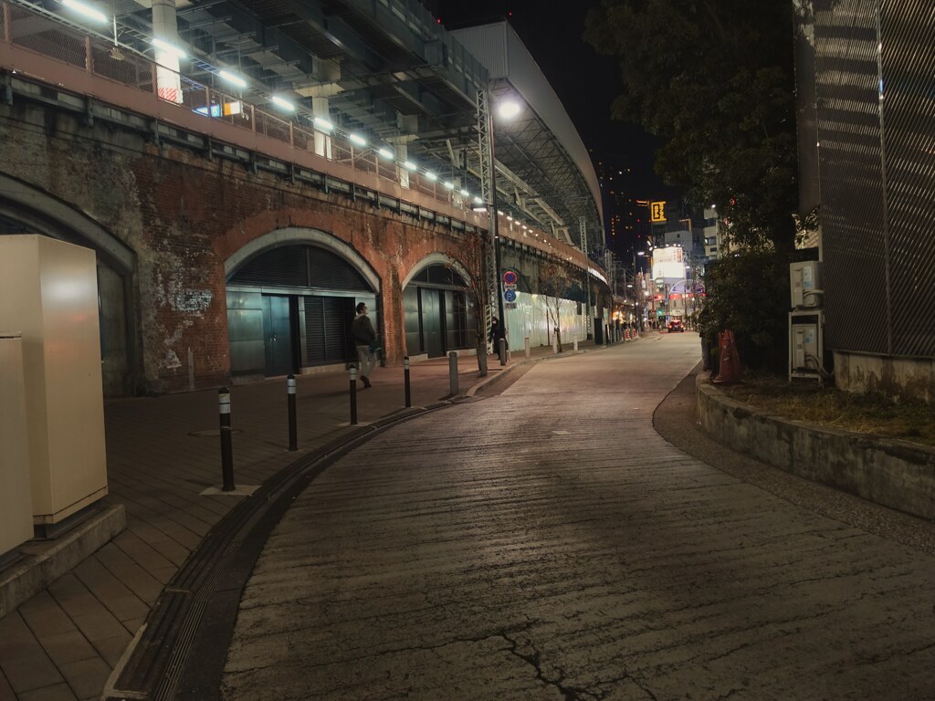 反射する夜の街㉕
