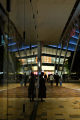 反射する夜の街556