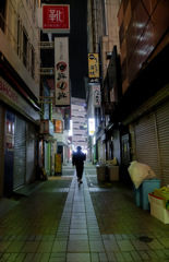 反射する夜の街496