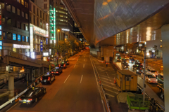 反射する夜の街180