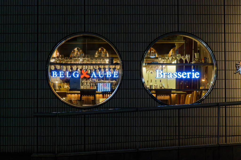 反射する夜の街223