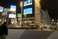反射する夜の街191
