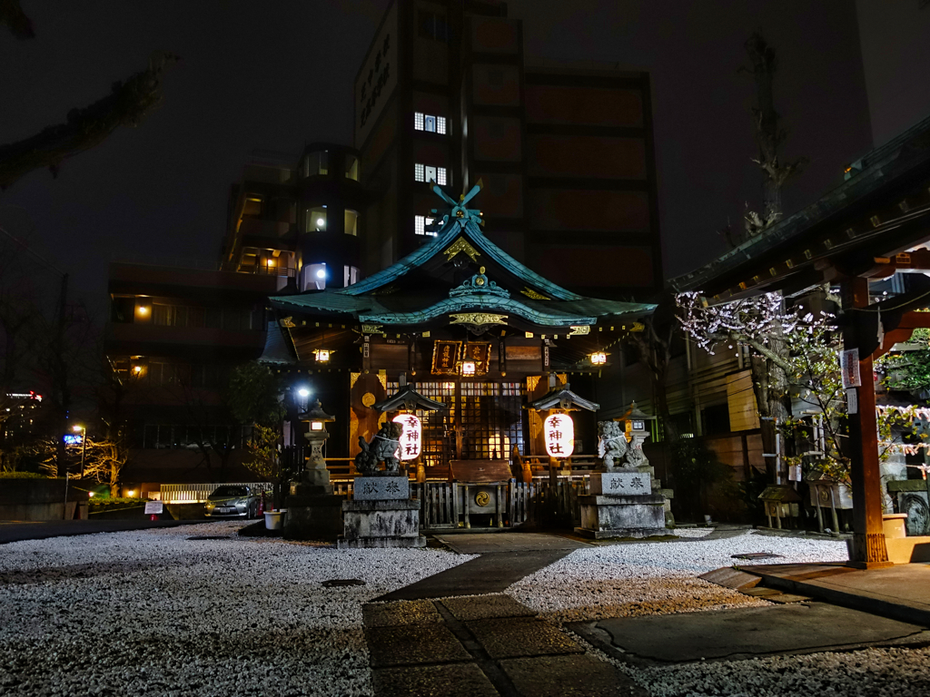 反射する夜の街89