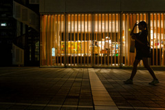 反射する夜の街501