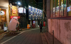 反射する夜の街467