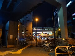 反射する夜の街㉖