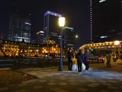反射する夜の街㊺