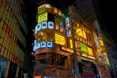 反射する夜の街410