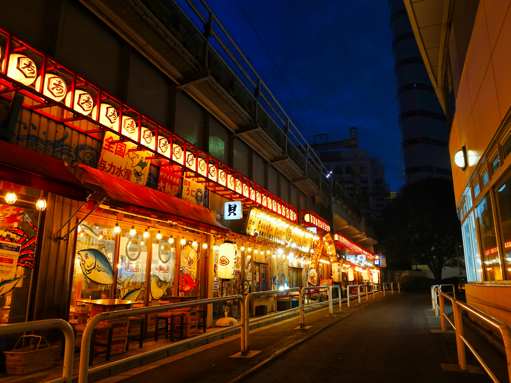 反射する夜の街65