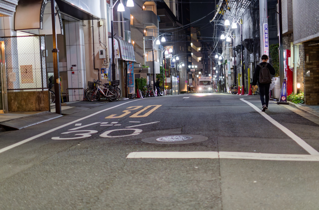 反射する夜の街483