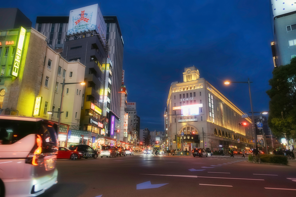 反射する夜の街150
