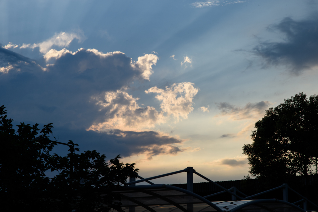 水無月の夕暮れ