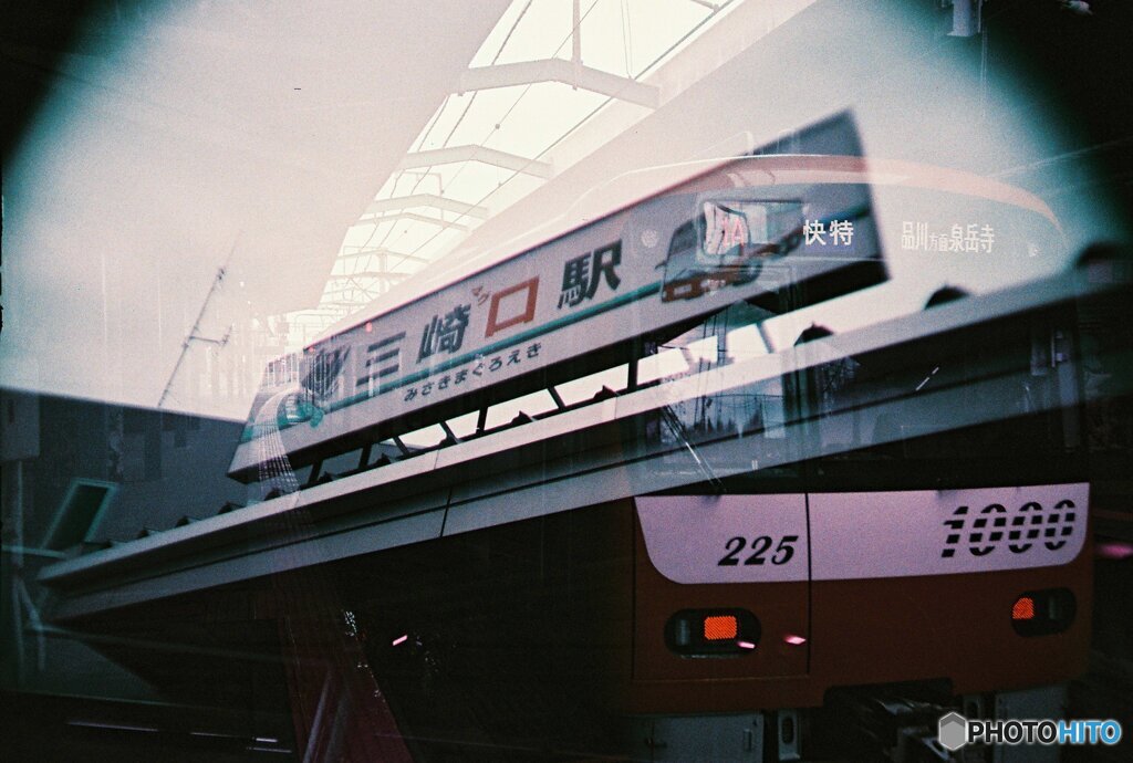 20200407_lomo_La-c+_2019LomochromePurple