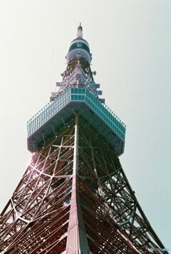 20200405_CANON F-1_2019LomochromePurple 