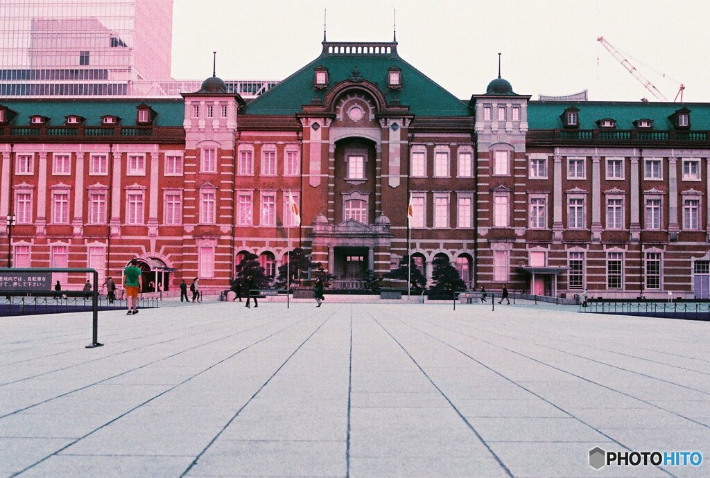 20200405_CANON F-1_2019LomochromePurple 