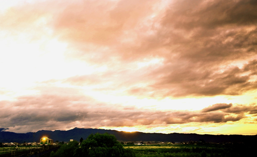 秋の夕雲