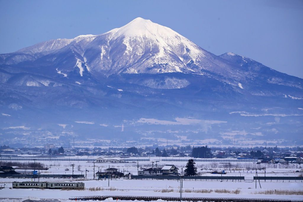山巓白き