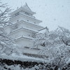 雪霏々と