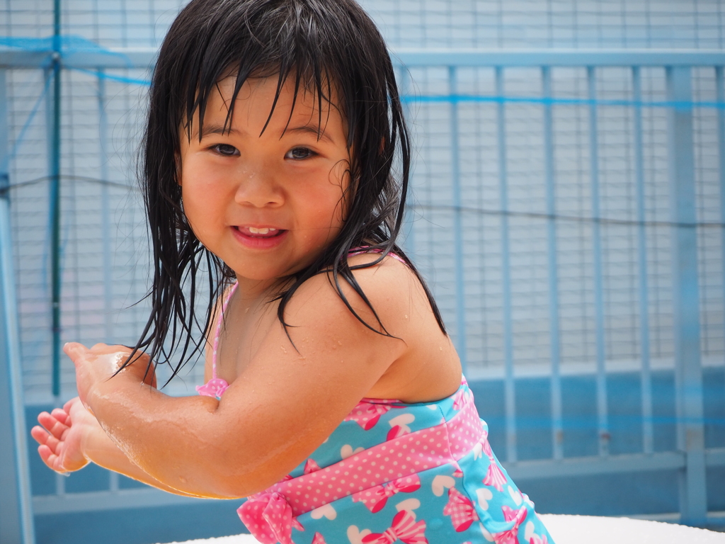 オリンパス　EM10ｍｋ３　娘のプール