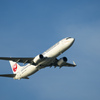 那覇空港から離陸したJTA 瀬長島から撮影