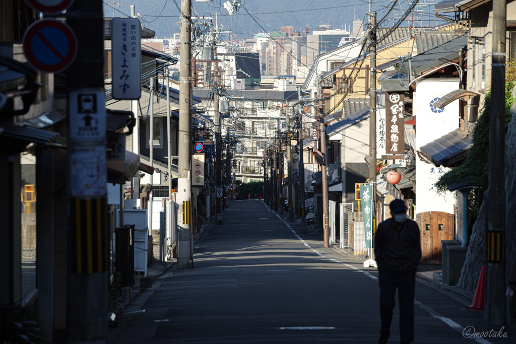 坂の上から