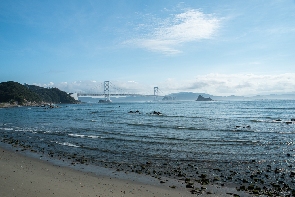 大鳴門橋と浜辺