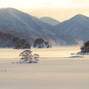 氷上の秋元湖