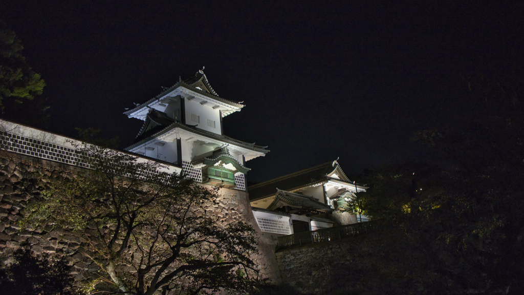 夜の金沢城