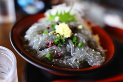 生シラス丼
