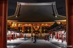夜の浅草寺